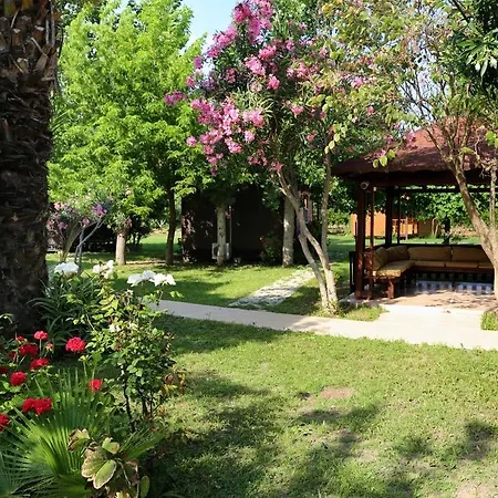 Arkadas Bed & Breakfast 3*