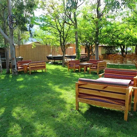 Arkadas Oda ve Kahvaltı