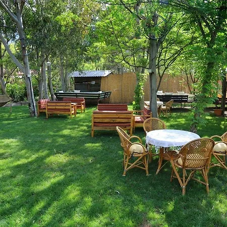 Arkadas Oda ve Kahvaltı